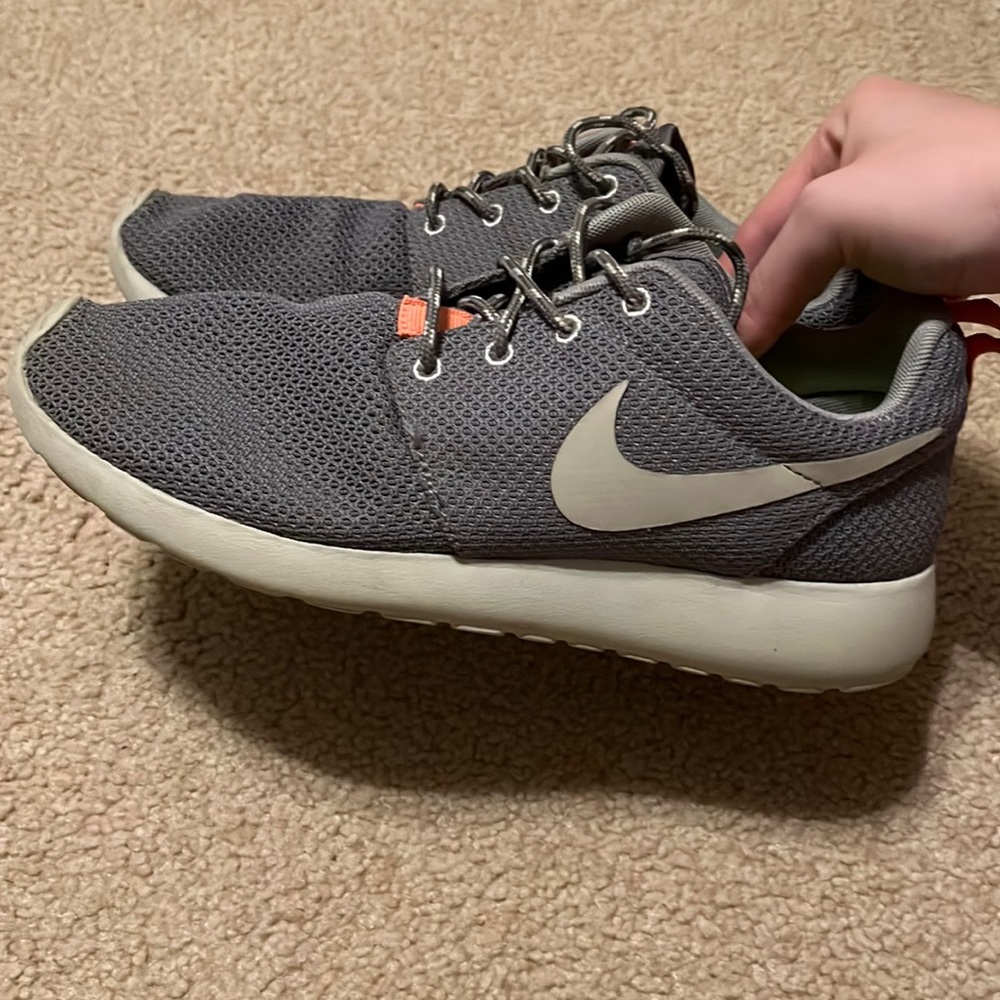 Women’s Nike Roshe Run’s